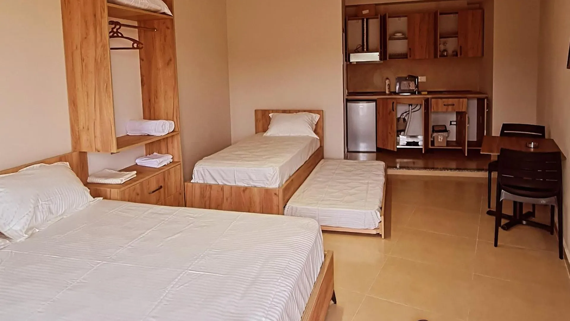 Sol Apartments Gjiri Lalzit Durrës 0*,