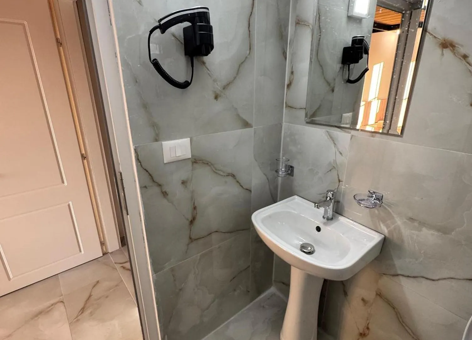 Sol Apartments Gjiri Lalzit Durrës