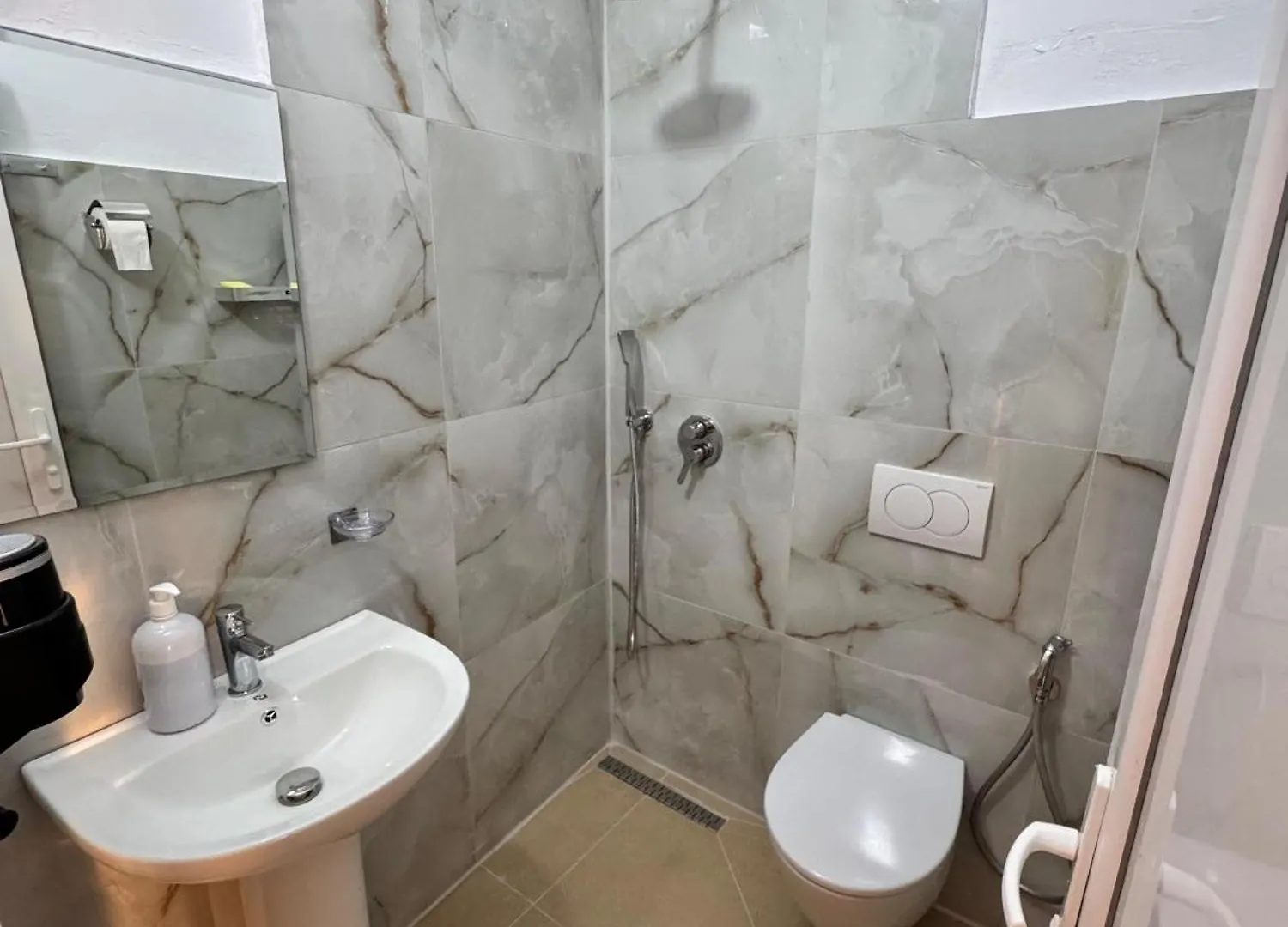 Sol Apartments Gjiri Lalzit Durrës